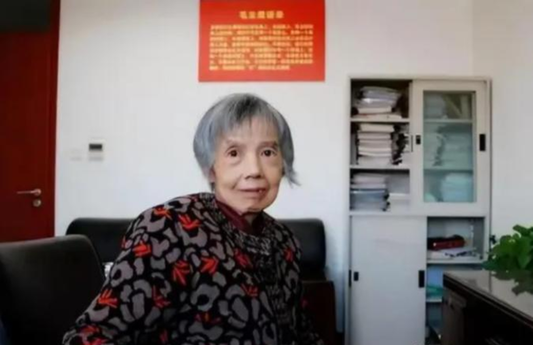 1984年，计算所的黄令仪院士收到领导通知，要求停止大规模集成电路的研究。当时的