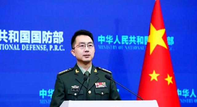 菲防长登岛挑衅！中方亮剑南海，暗藏终极底牌近期南海再起波澜，菲律宾借着特殊