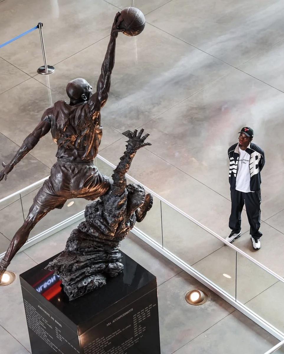 今年的4号秀威尔逊口出狂言，NBA一场未打，就想比肩乔丹：“我想成为NBA有史以