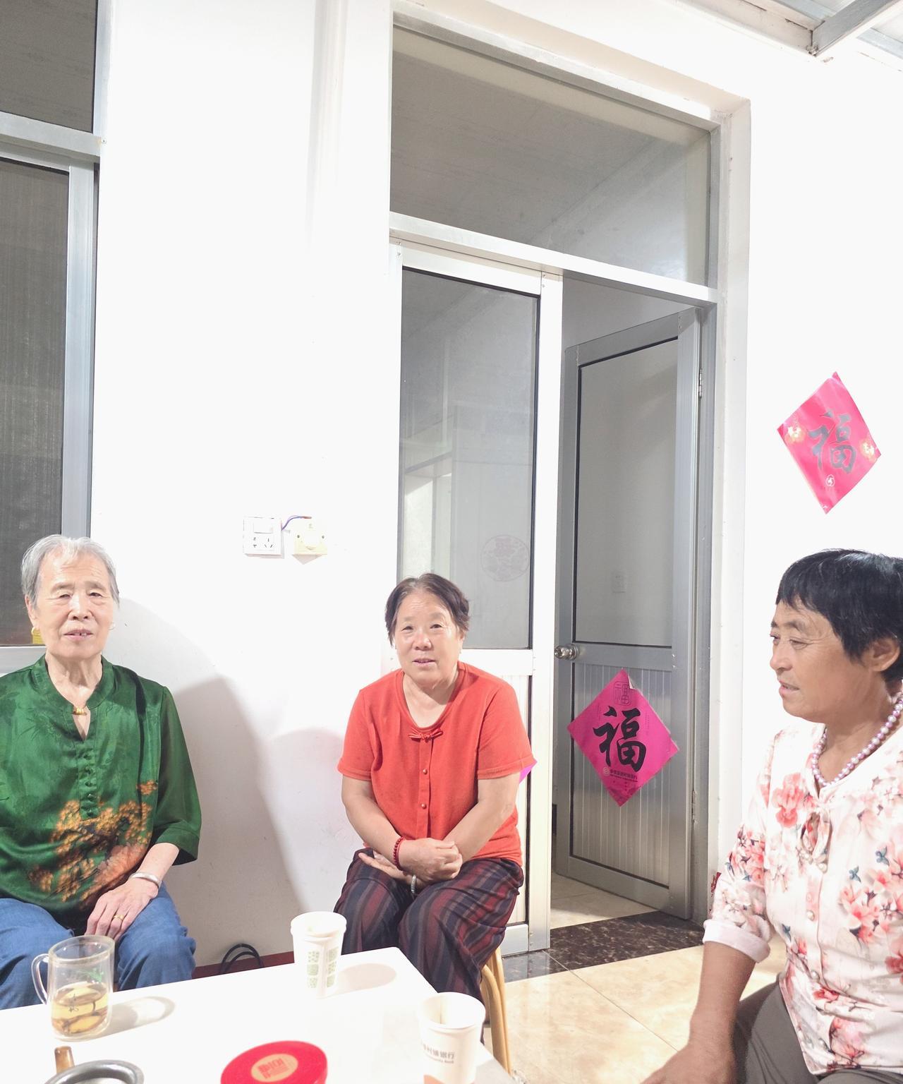 今晚托姨带句话……很高兴老娘同意跟我回济南，这样明天下午我就带着老娘离开村子，