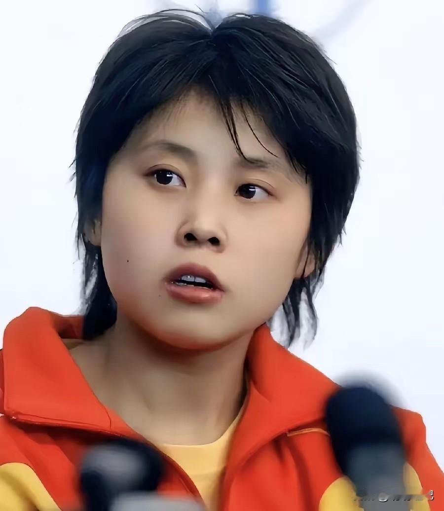 说到王濛，我最佩服的不是她拿了多少金牌，而是当年她被禁赛13个月期间，那些国