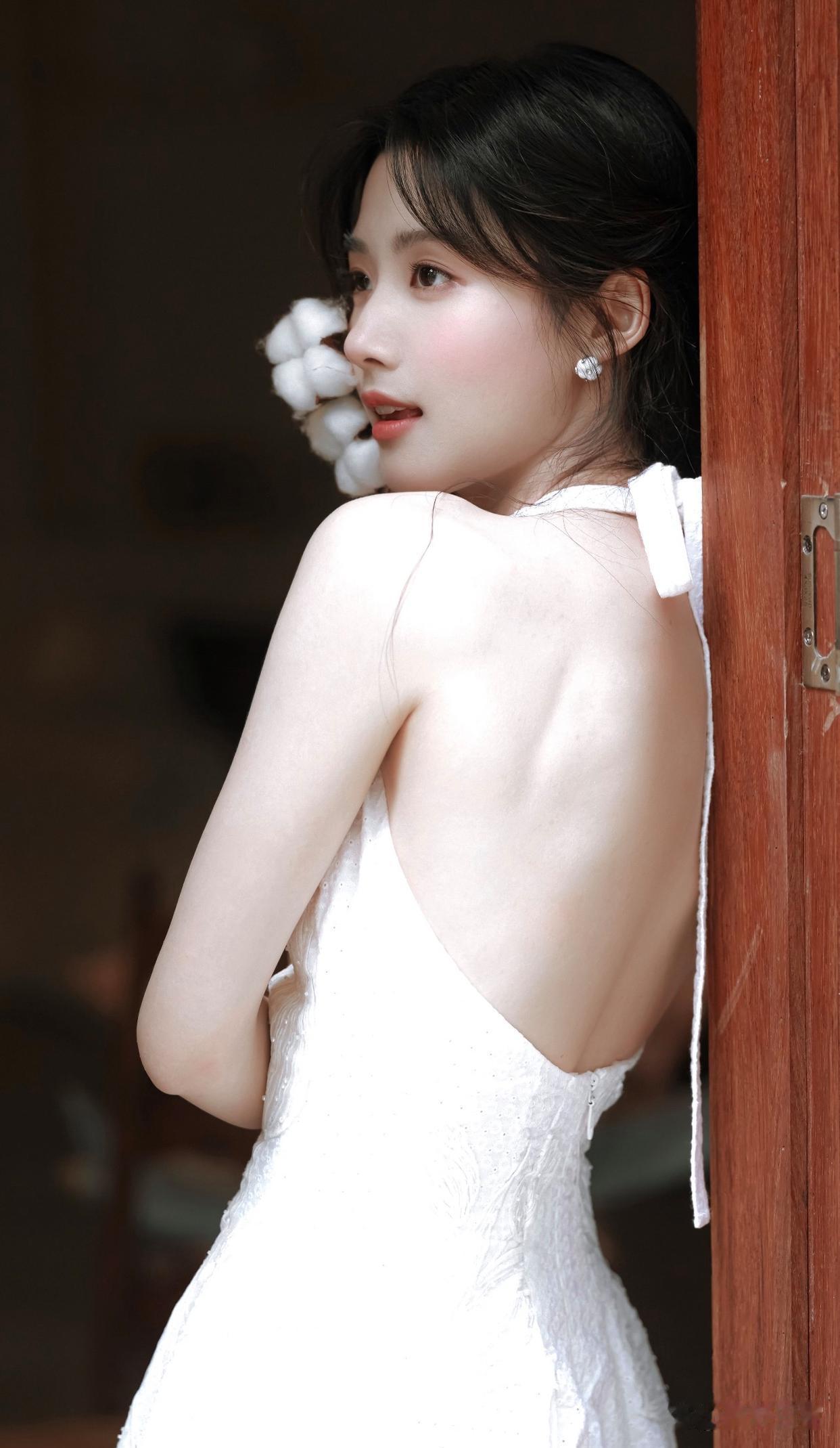 1.卢昱晓这次确实是被对手算计了，正常情况下她在片场的那些事顶多在粉丝圈里吵吵