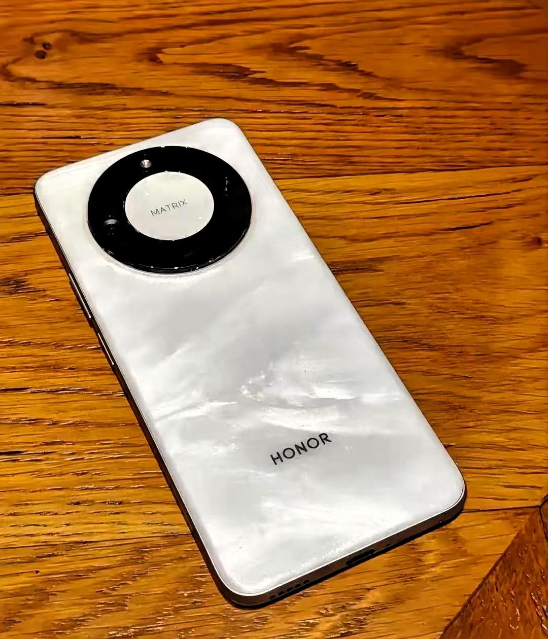 千元机竟比旗舰还香？老妈用上荣耀X60后，逢人就炫耀！