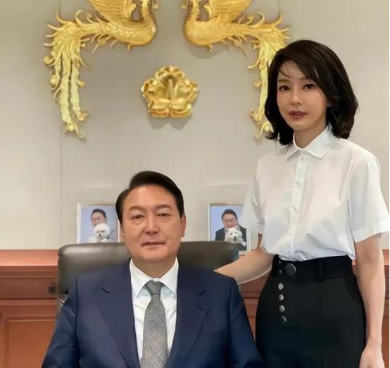 韩国历史上有着漫长的食用狗肉传统，但在美西方文化的长期殖民下，2024年韩国已立