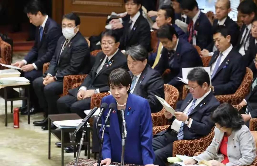 这回咱们的外交语言真是把国际观察家们整不会了。当