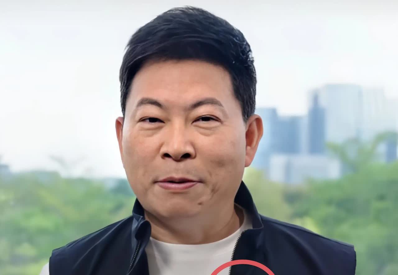 余承东这次可真是扔出个重磅炸弹！不是直播被封，也不是豪宅曝光，而是他