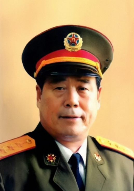 1986年，成都军区司令员傅全有来到墨脱边防的军营视察，却看到军营三百多人全都身