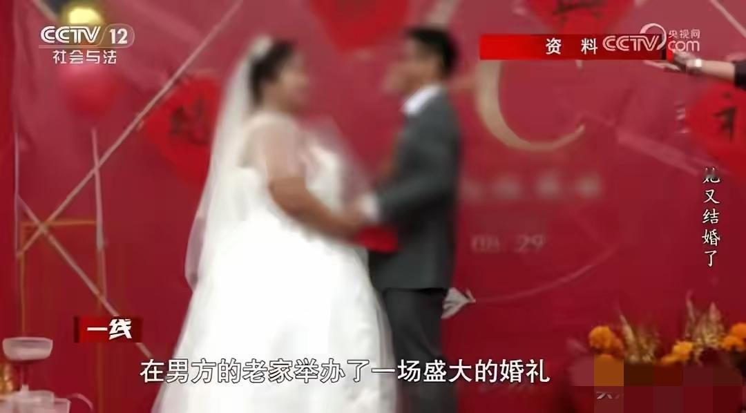 比电视剧都疯狂！上海，女子在父母催促下，随便找了个男子领证结婚，两人还约定互不干