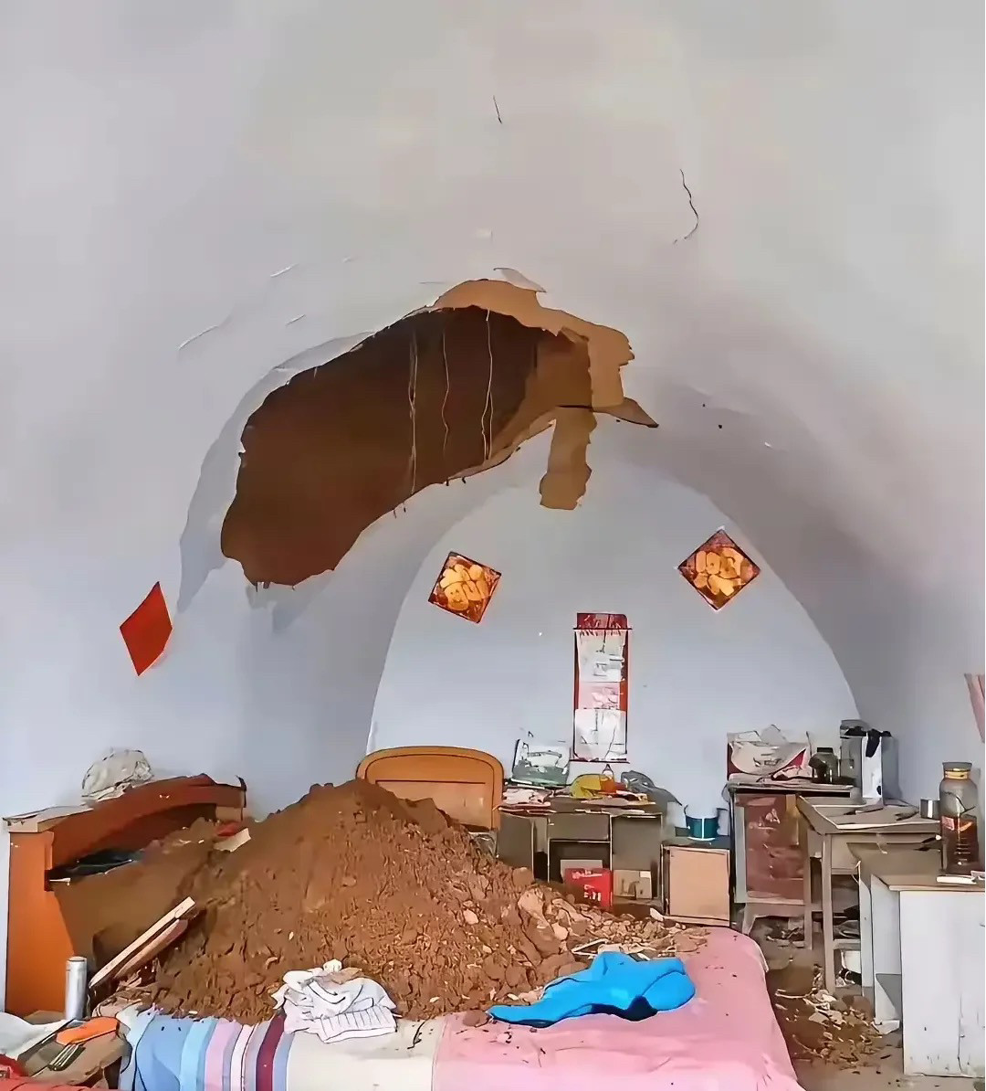 北派的手法。正中主墓室