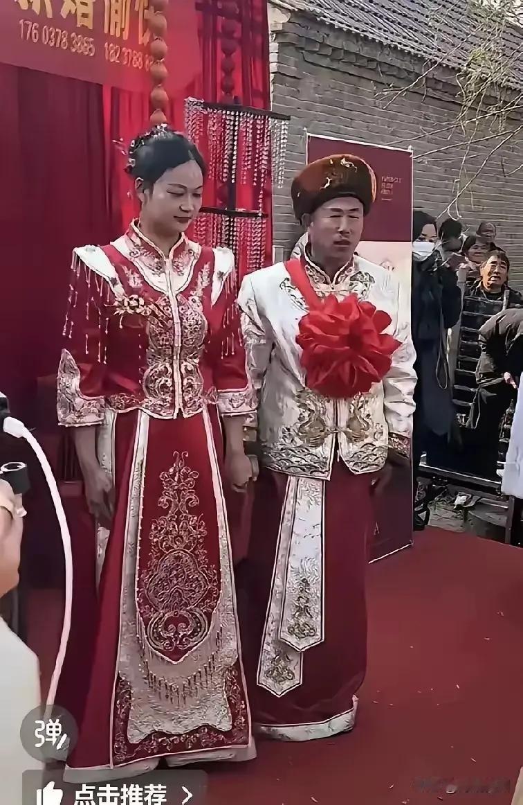 56岁大叔娶28岁媳妇！以前偷车坐过牢的人，咋靠抖音逆袭的？你敢信？一个56