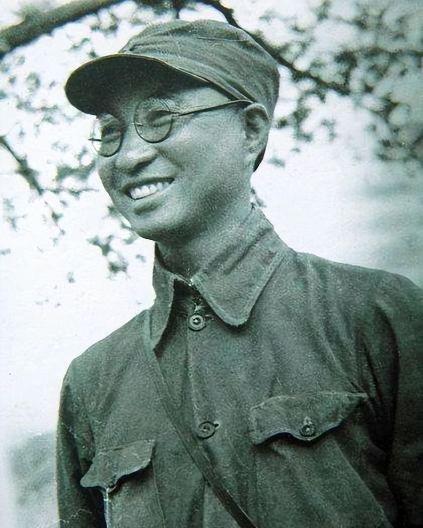 1949年，陈赓在上海见到了小姨子。多年不见，小姨子出落的亭亭玉立，已长成了大美
