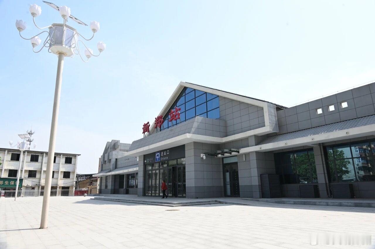 11月21日起，新郑站增开3趟普速旅客列车车票已起售，为周边旅客出行提供新便利。