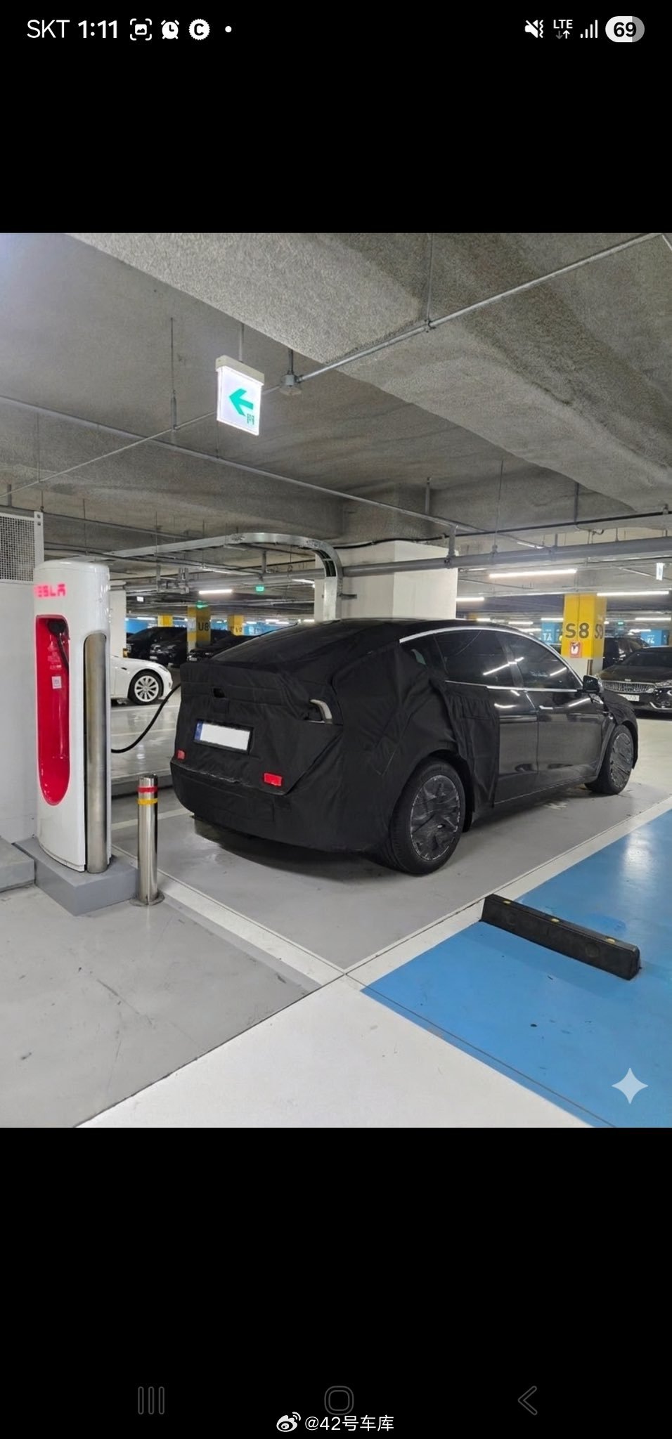 特斯拉ModelYL在韩国贴了伪装路试，接下来估计就不是中国专供了。特斯拉