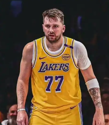 2K26詹姆斯能力值为94，东契奇为95，这是詹姆斯自2003年进入联盟以来，首