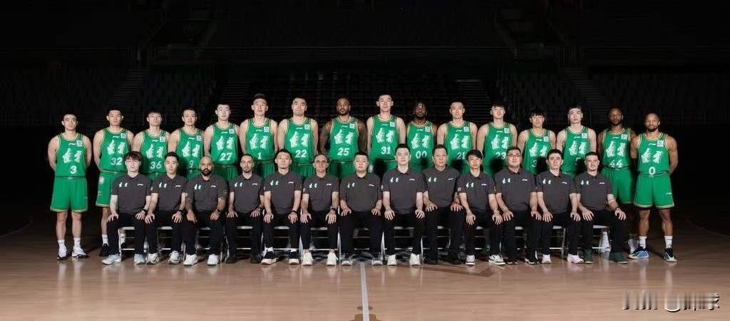 外援使用上能省则省，各种水货签了一个又一个：国内球员毫不吝啬，姜宇星，大伤以后5