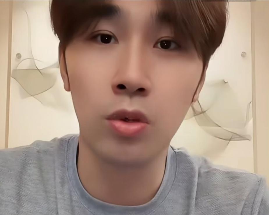 闫安提醒：王曼昱和佐藤瞳这场，不要妄想打轮换发球！他说：佐藤瞳昨天和朱思冰