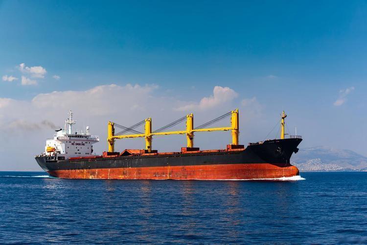 潜艇护航遇劲敌？美军空降夺油轮，俄军为何束手无策？潜艇护航沦为空谈！美军空降