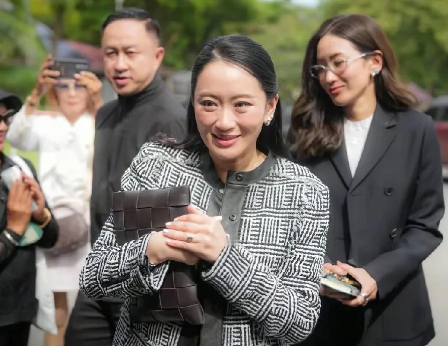 泰国两年内将迎来第三位总理！阿努廷宣布解散下议院，佩通坦的反应在告诉所有人，她绝