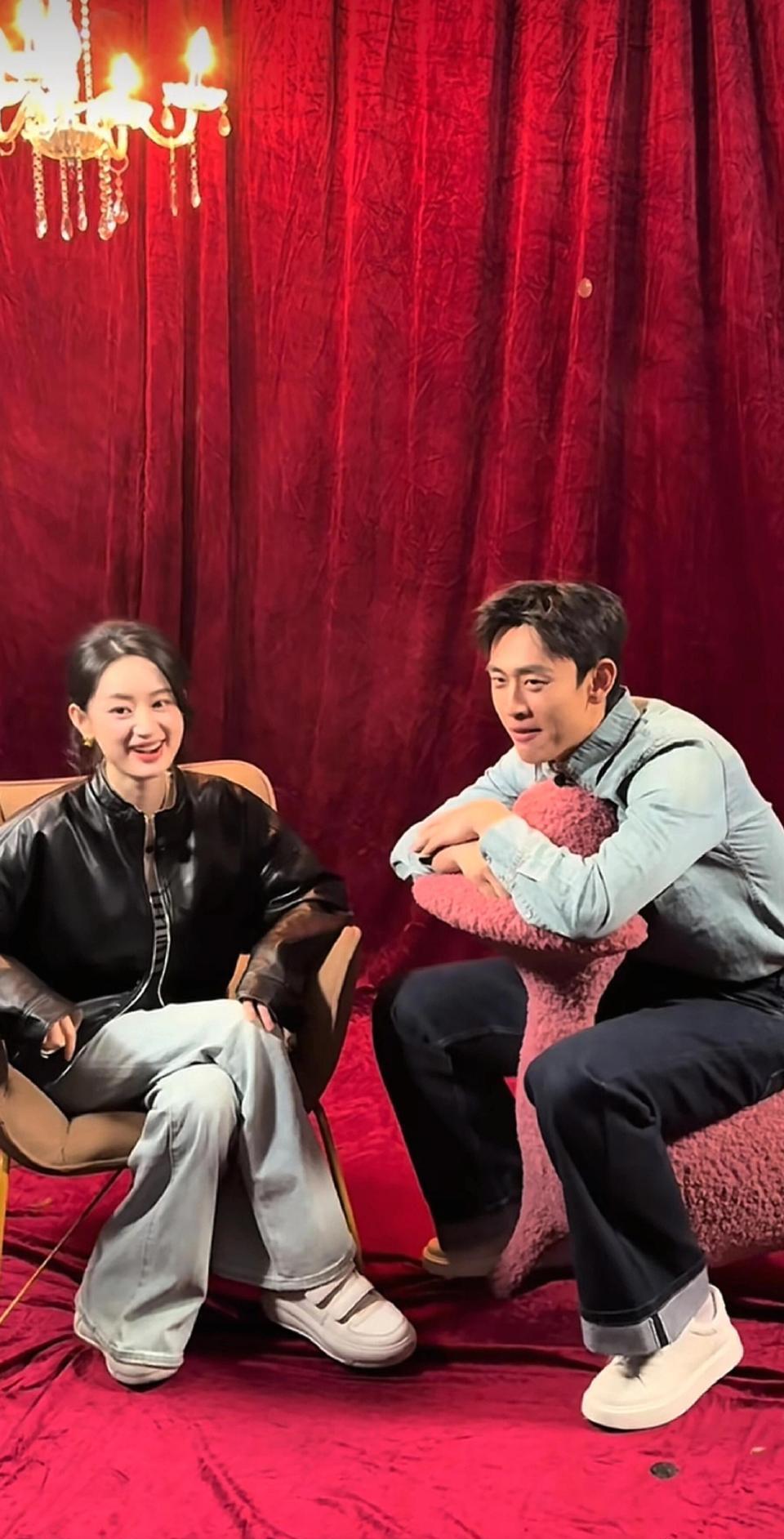 别的女明星聊吻戏脸红心跳，郭晓婷指着屏幕里的王天辰直接开大，说你亲我感觉就像牛耕