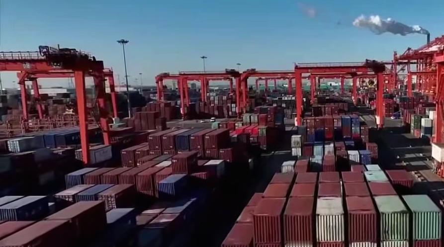 没想到2025还未结束，一个新鲜出炉的大蛋糕就落在了我们头上：中国截止11月底对