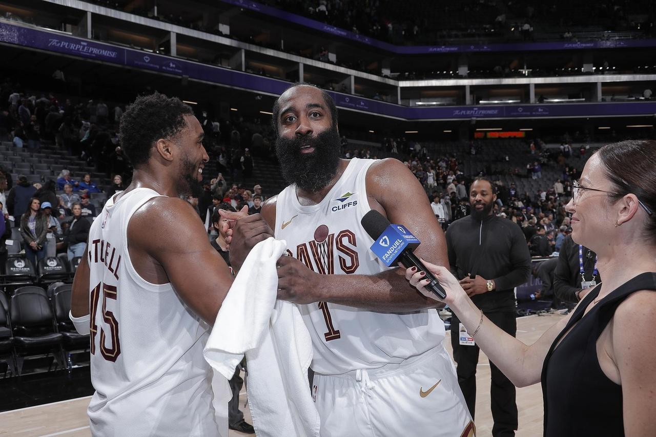 期待今年骑士的季后赛哈登以往身边的队友感觉都没有那种“王霸之气”。，杜兰特实