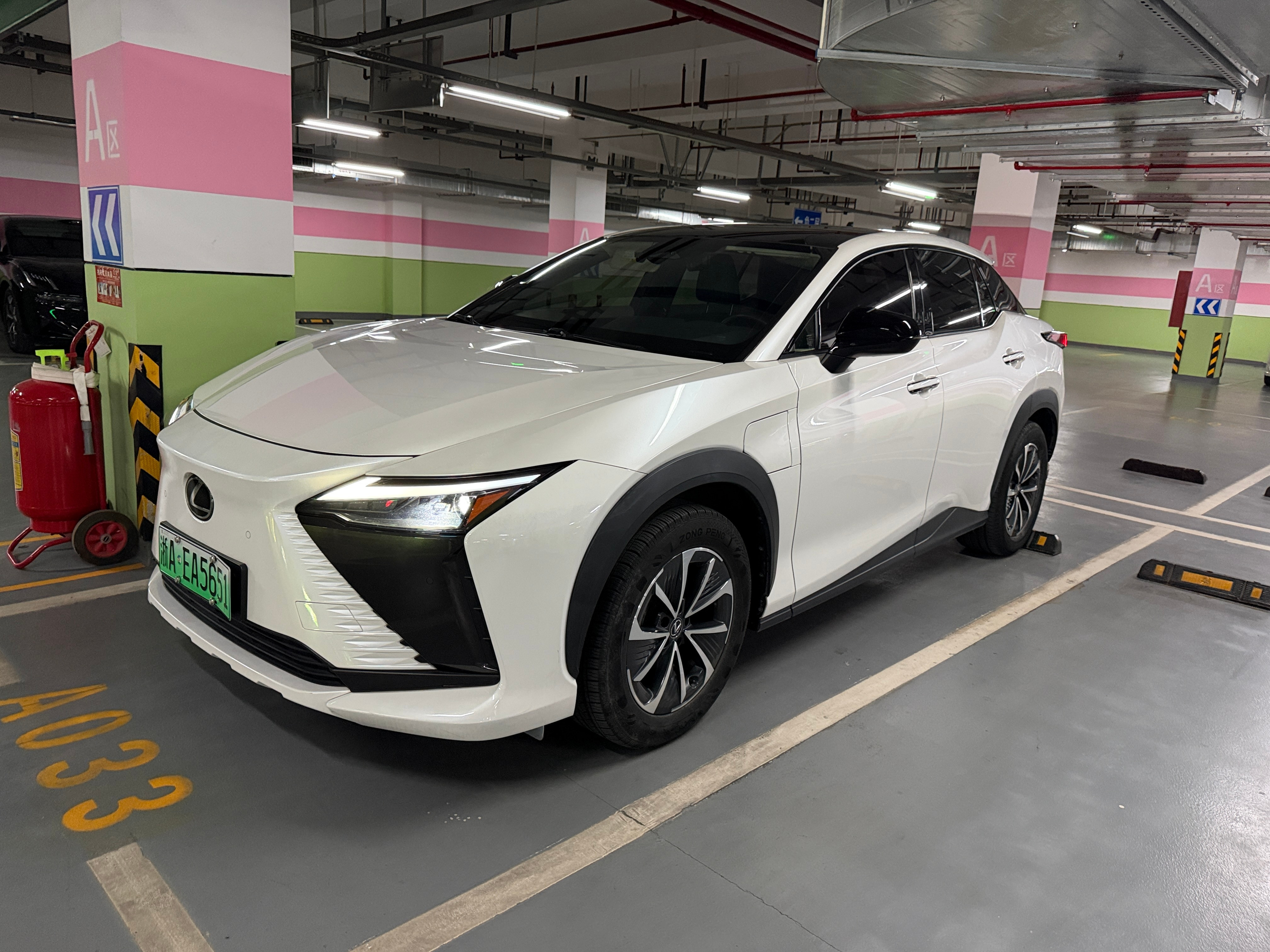 揸得凌志，人生如意！这段时间学习一下雷克萨斯450e虽然它的智能化很拉胯，但是调
