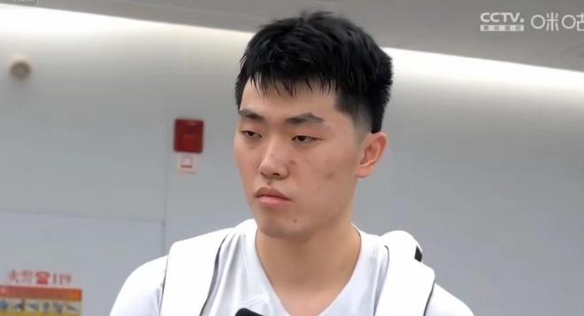 我第一眼看见这条新闻的时候，愣住了。“白菜价”，广东男篮总经理陈浩峰，在内部