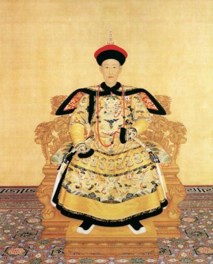 1766年，令妃才刚生完孩子，乾隆就想要宠幸她，令妃无奈只能强撑着侍寝。红烛