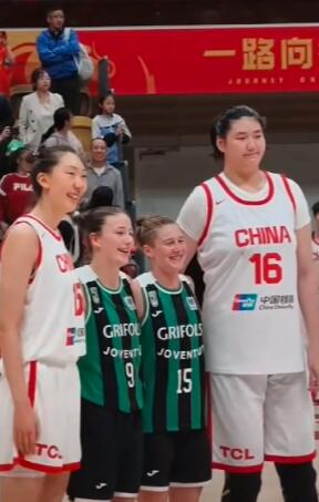女篮具备世界级球星，目前只有4人张子宇，今年也只有18岁，身高2.26，可真篮