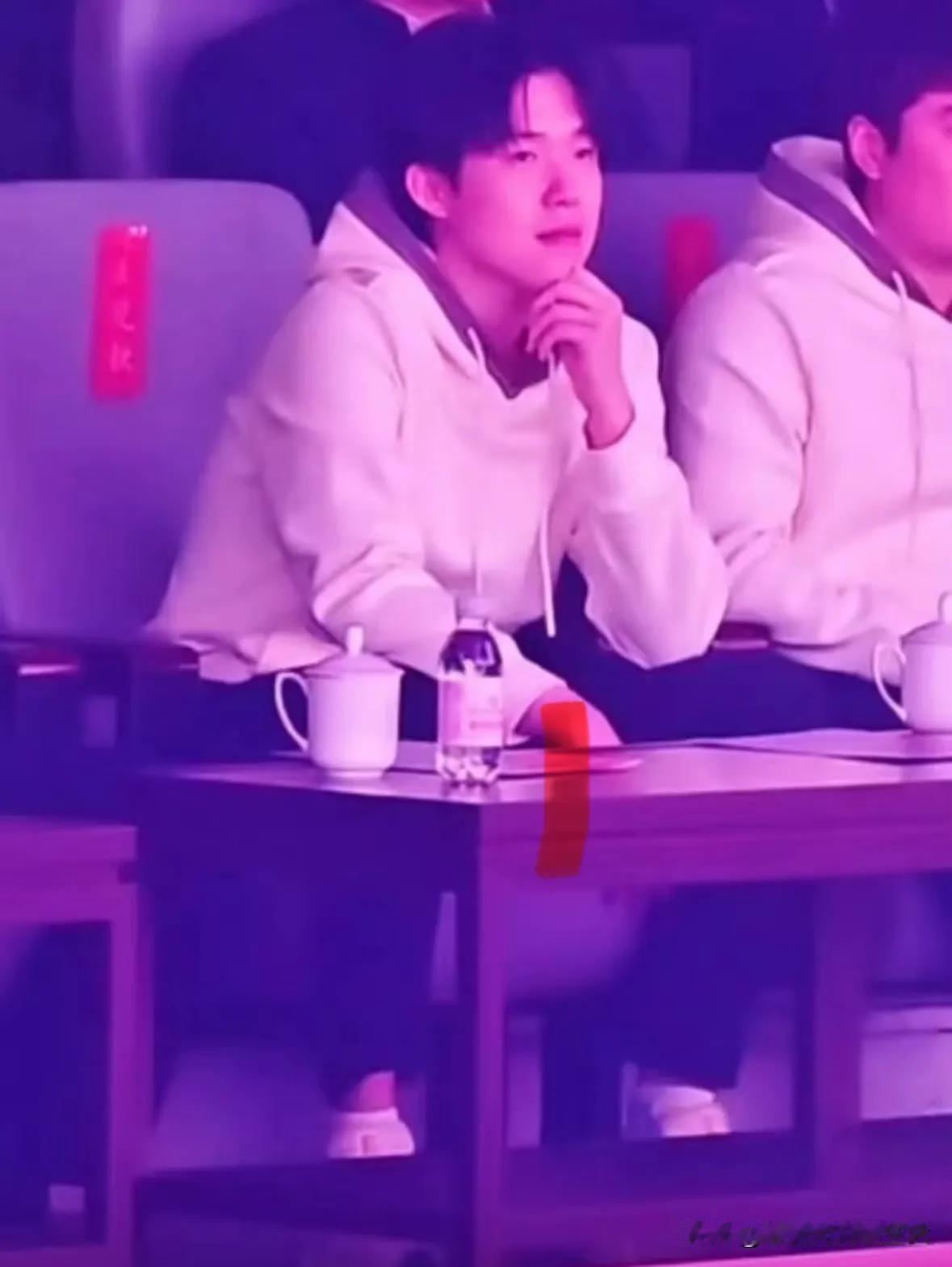 王楚钦是什么时候被饭圈开始攻击的？如果我没记错的话，他巴黎断拍伊始风向都还是正的