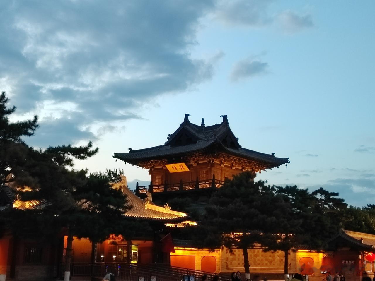 五日游，大同印象节前来去5天，参观了景点，品尝了美食，感受了人文，印象极其深