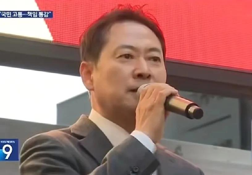 李在明遇着对手了！韩在野党党首张东赫首次为尹锡悦发起的“戒严”道歉，称当时没能