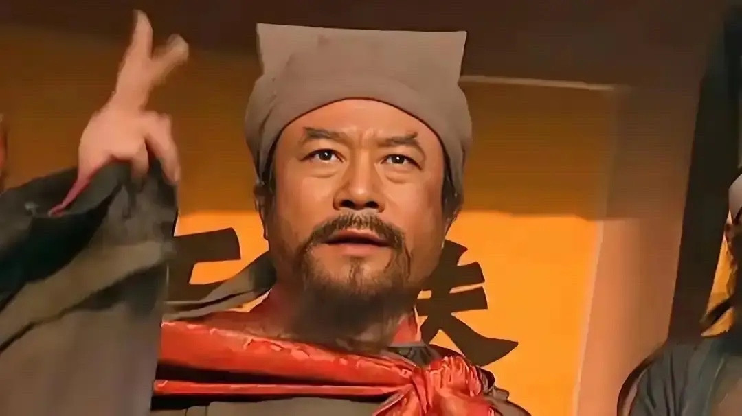 《水浒传》中的宋江，常被塑造成“替天行道”的英雄领袖，实则他骨子里是个彻头彻尾的