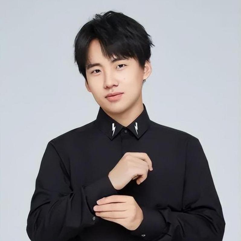 难怪郭麒麟一直不谈恋爱，门槛真的太高了终于明白郭麒麟为啥不谈恋爱了，不是他