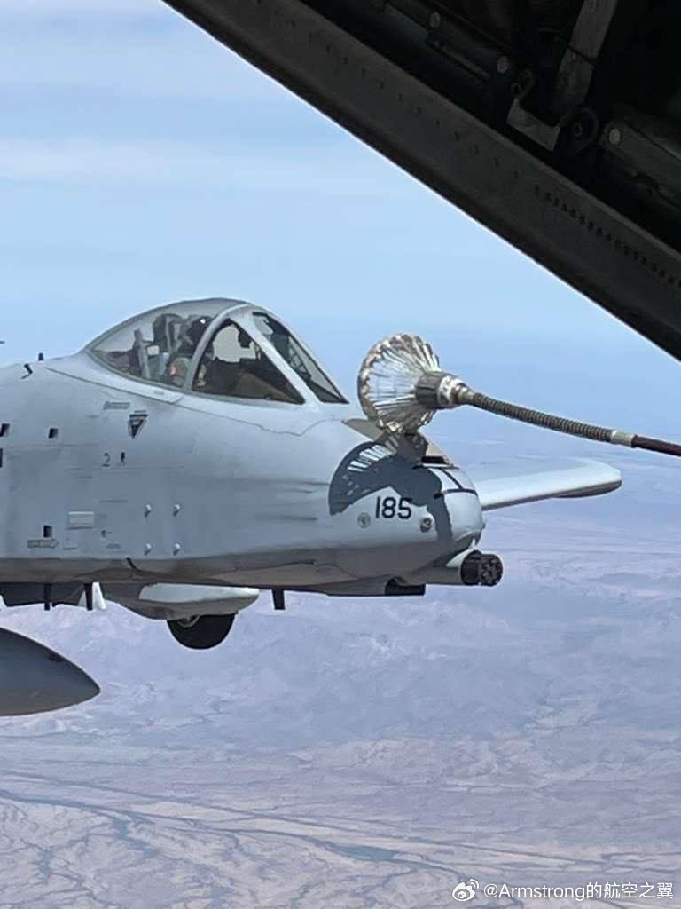 烽火问鼎计划A-10改装锥套式空中加油系统进行测试，这下更丑了。如此改装是为了