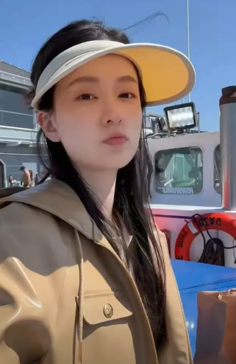 乔欣说，自从结婚后，我基本不拍戏了，主要时间和老公赖柏霖去旅游。这次在美国度假，