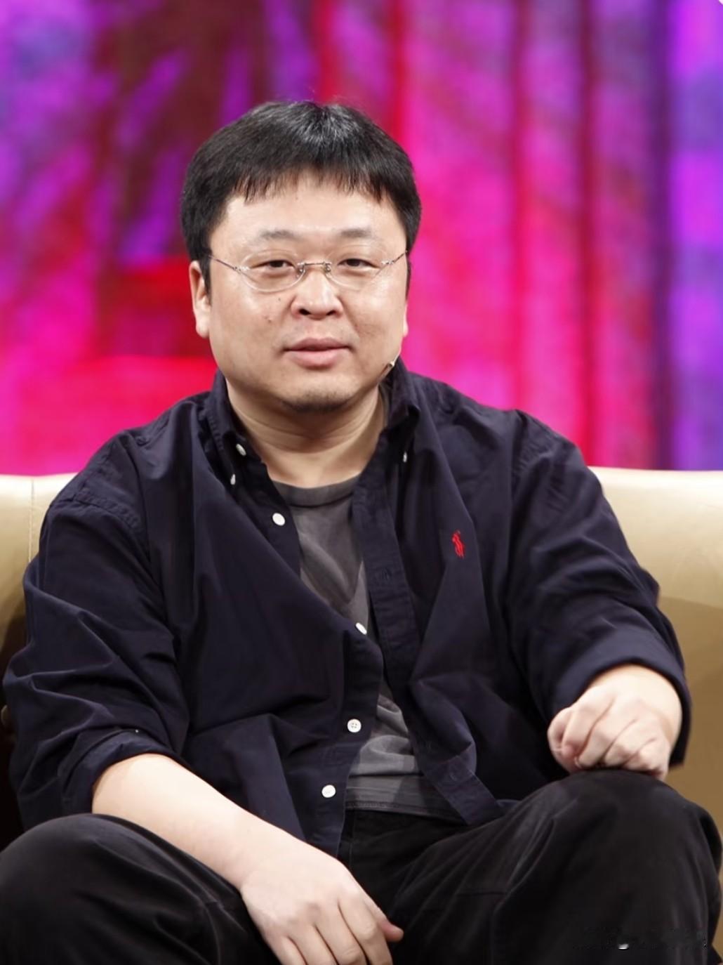 我近期发现一个让人毛骨悚然的事实，我吃的海底捞、西贝、喝的蜜雪冰城、大窑、嗑的洽