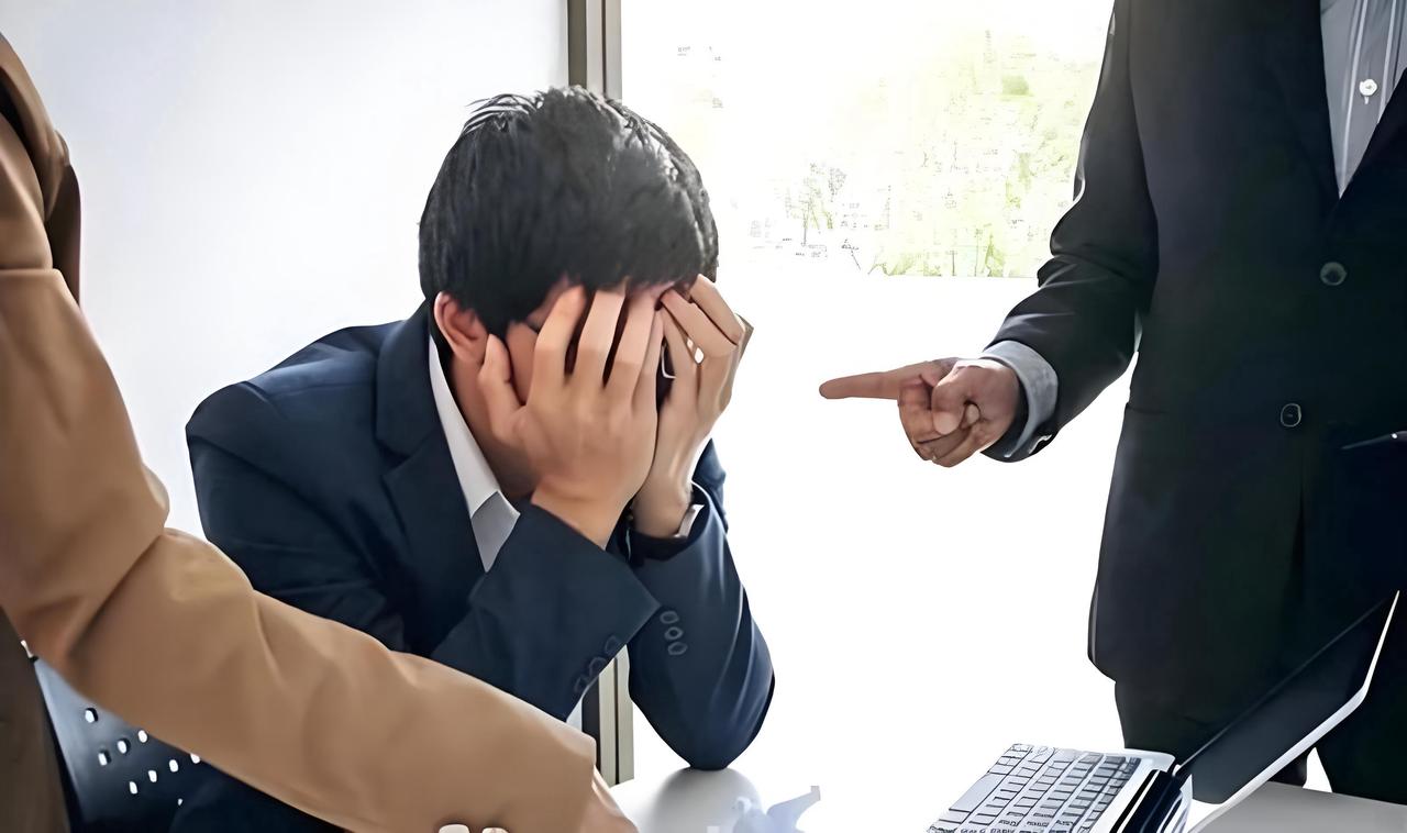 上班为什么要汇报工作？金锋老师告诉你原因：因为你办得了的事，你不向领导汇报，领导