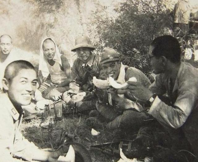 抗日战争中，日军经过魏洼村时，发现了一片西瓜地，日军不管不顾直接下车吃了起来。但