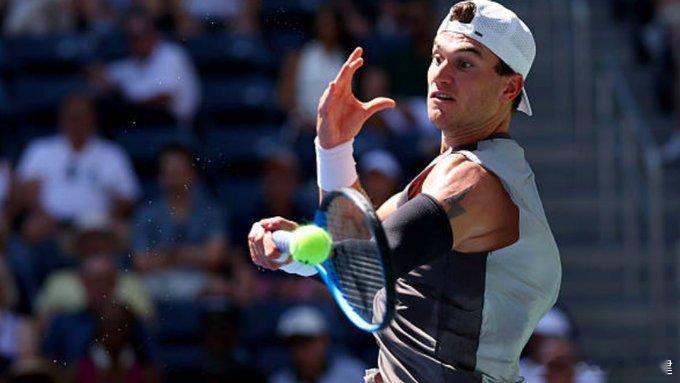 你们同意吗？据专家称，德雷珀可能会遇到与德尔波特罗同样的问题：“他应该改变他的移