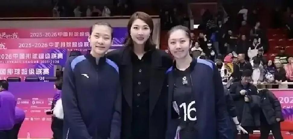 19岁副攻拦网35%仍被雪藏排协新规逼着球队用新人，可真正上场时间还是碎成