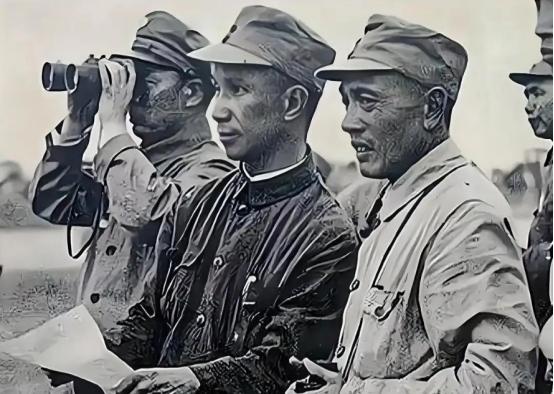 1948年4月，粟裕到西柏坡开会，会上粟裕建议在豫东打几个大仗，毛主席听后，问道