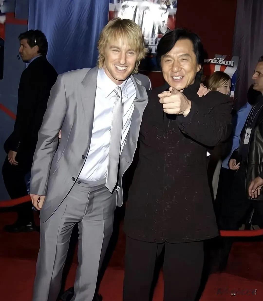 全球八十亿人口，应该有六十几亿认识成龙，然后他当年在好莱坞就得到了奥斯卡终身成