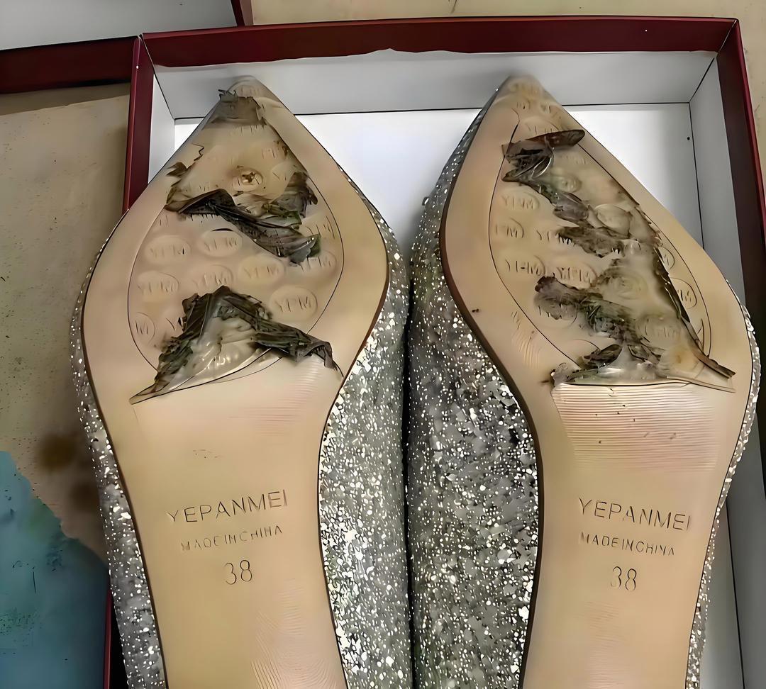 被退回来的婚鞋，商家看了头疼，现在电商也不容易呀！