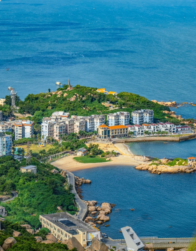 迄今为止，我最喜欢的夏日海边城市出现了