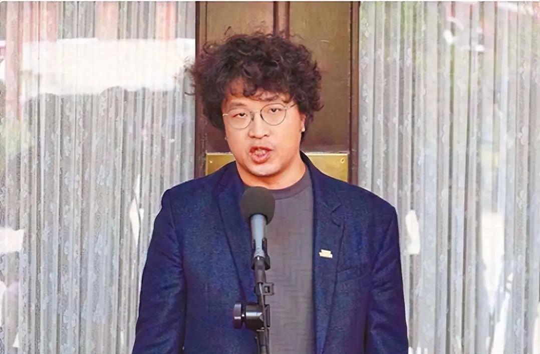 台媒体人平秀琳在节目《董事长开讲》中指出，对于沈伯洋出战台北市长，绿营基层起初抗