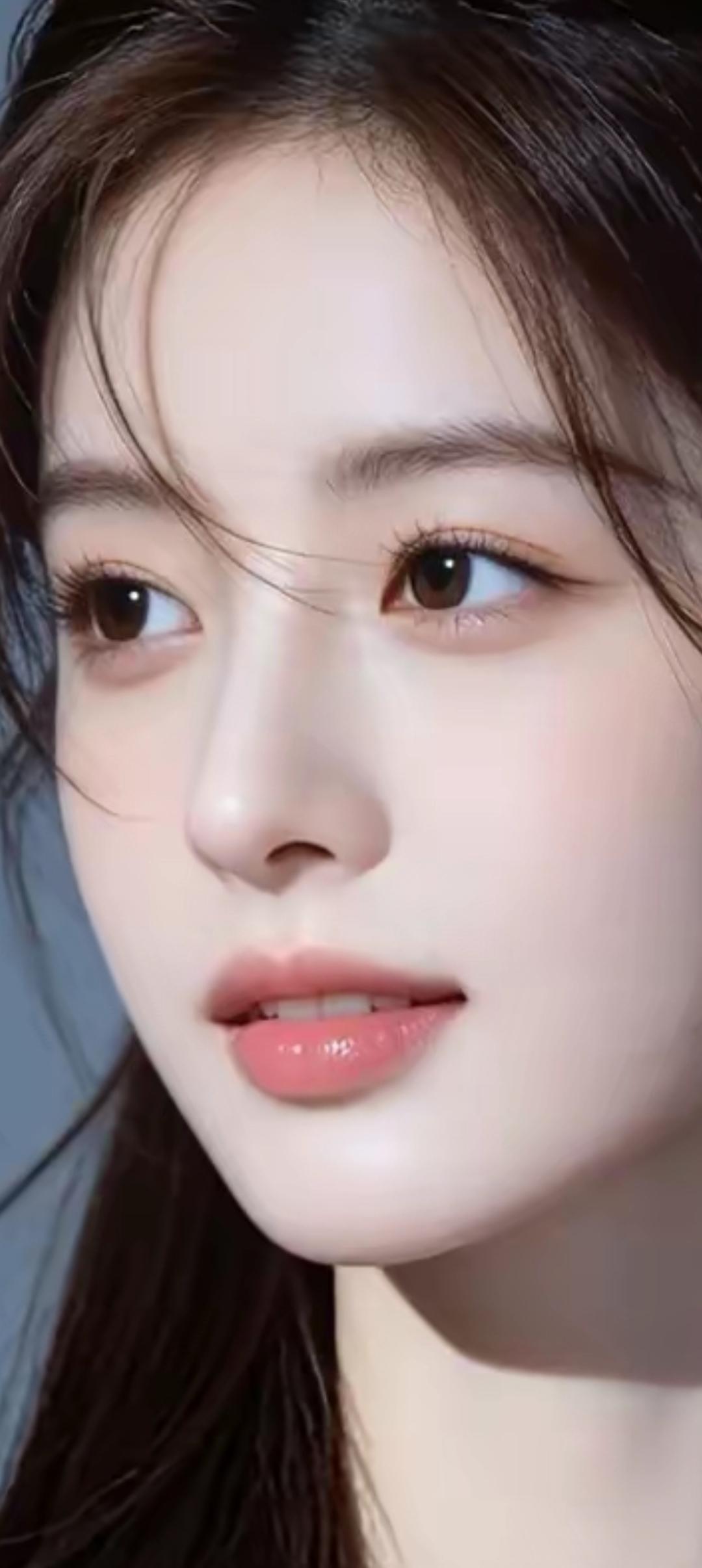 温柔甜美的少女，散发着自然的光彩