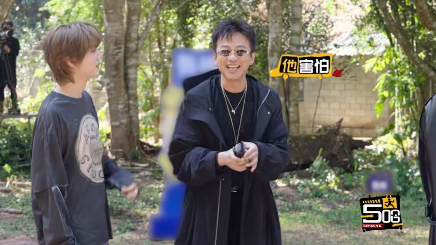 邓超陈赫鹿晗怎么不笑了哈哈哈哈哈笑容转移名场面来了，五哈团里邓超陈赫鹿晗先享受捉