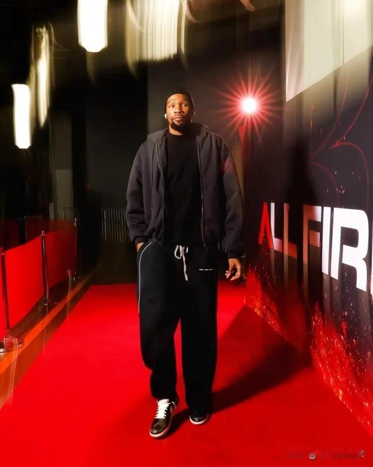 火箭当家控卫范弗里特真是太会说话了！最近范弗里特在参加的一个节目中，聊到了一个非