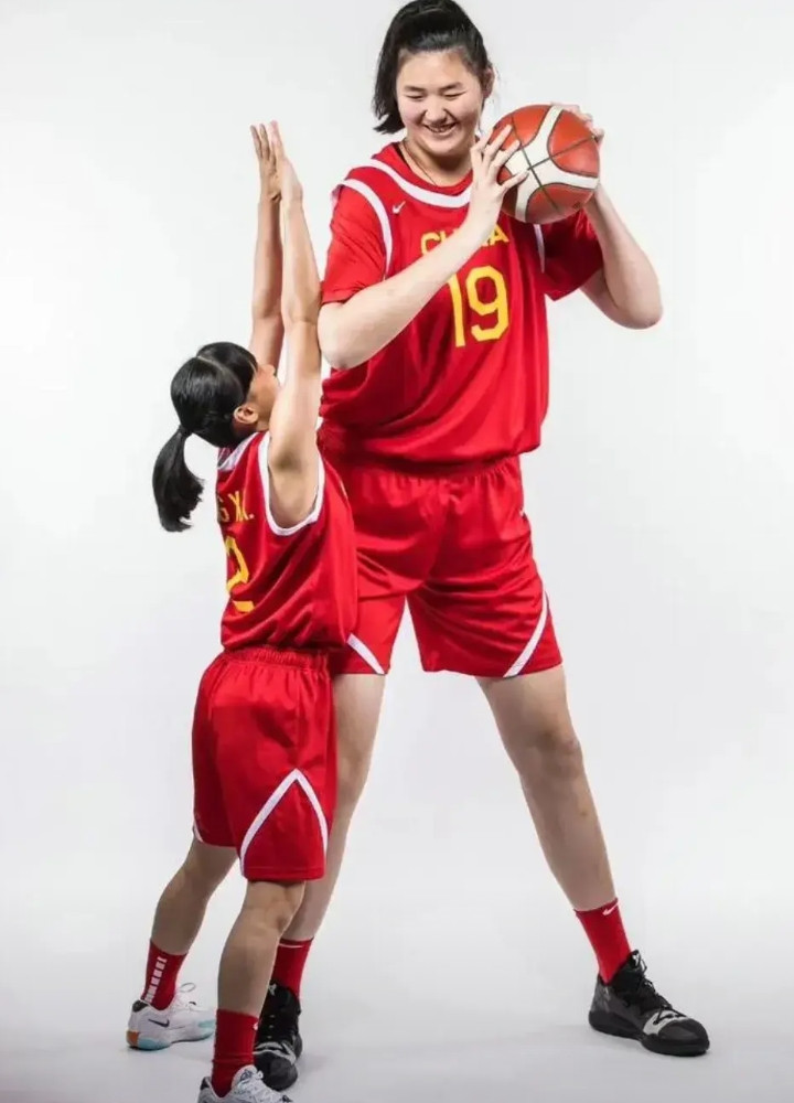 张子宇未来十年能否统治世界篮坛？中国篮球名宿马健曾经预言:未来十到十五年，张子